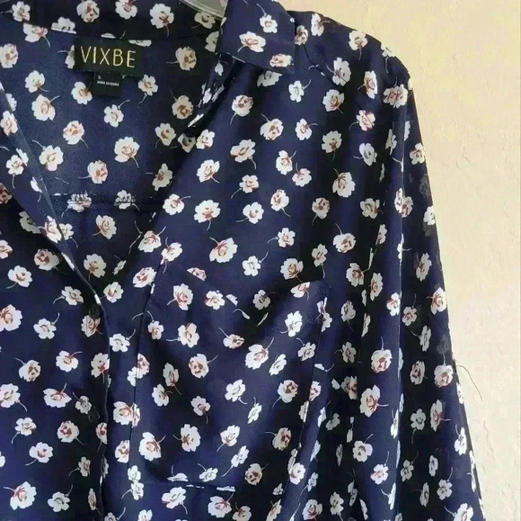 Vixbe navy floral print button up tie front blouse size small 3/4 Sleeves - Picture 2 of 11